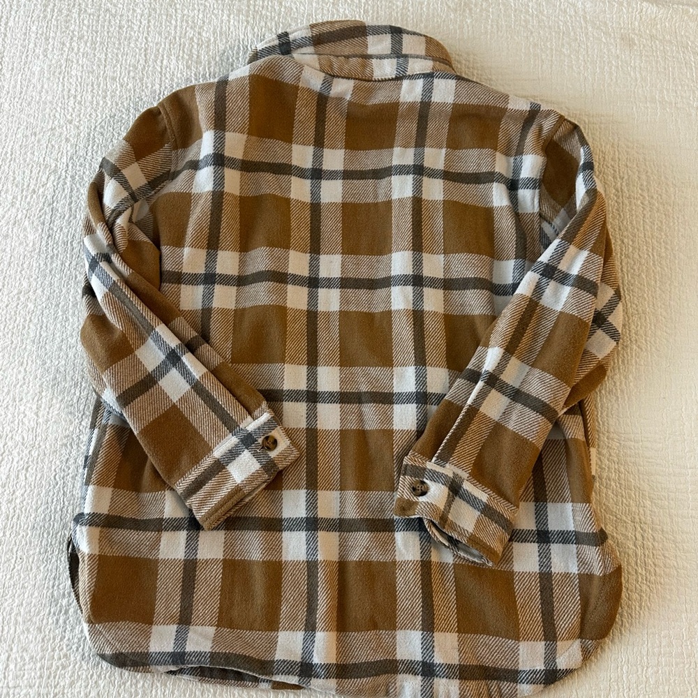 Gold Shacket - Picture 2 of 3